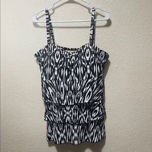Cacique Black and White Patterned Swimsuit Top Only. Good Condition. Size 20.